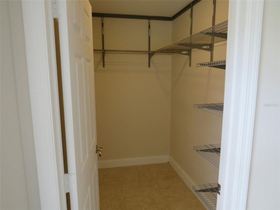 For Rent: $1,750 (2 beds, 2 baths, 975 Square Feet)
