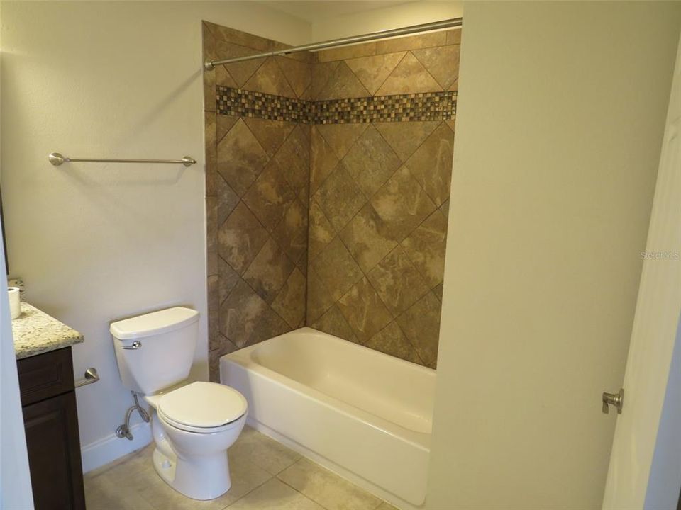 For Rent: $1,750 (2 beds, 2 baths, 975 Square Feet)
