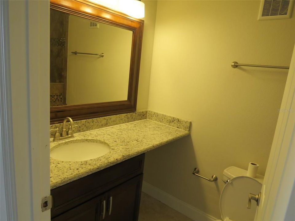 For Rent: $1,750 (2 beds, 2 baths, 975 Square Feet)