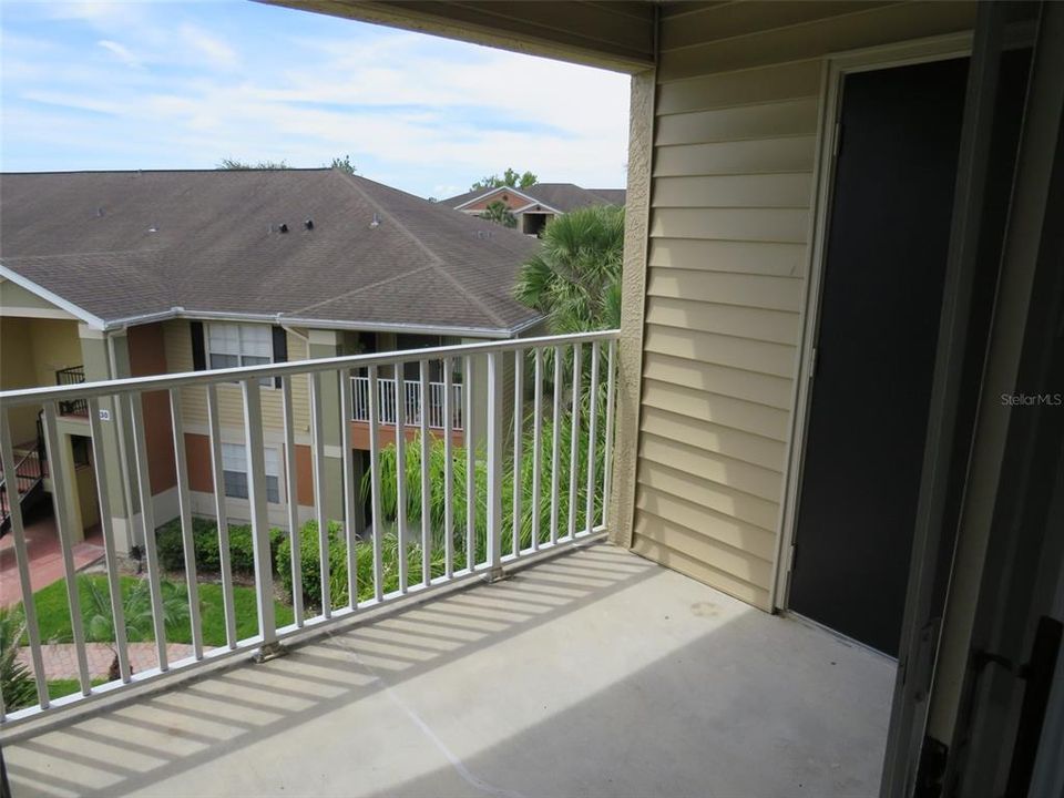 For Rent: $1,750 (2 beds, 2 baths, 975 Square Feet)