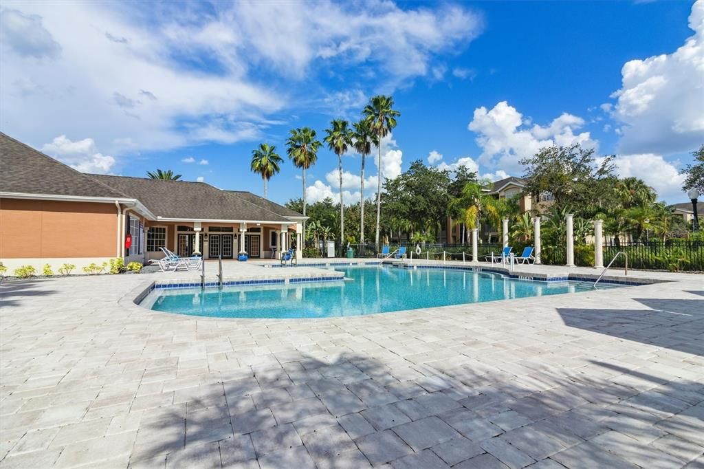 For Rent: $1,750 (2 beds, 2 baths, 975 Square Feet)