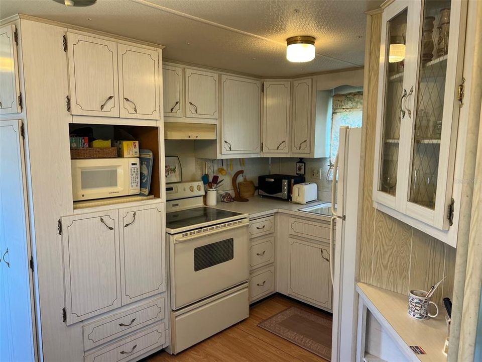 For Sale: $29,500 (1 beds, 1 baths, 420 Square Feet)