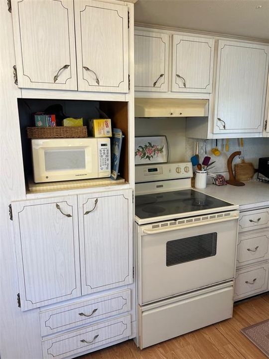 For Sale: $29,500 (1 beds, 1 baths, 420 Square Feet)