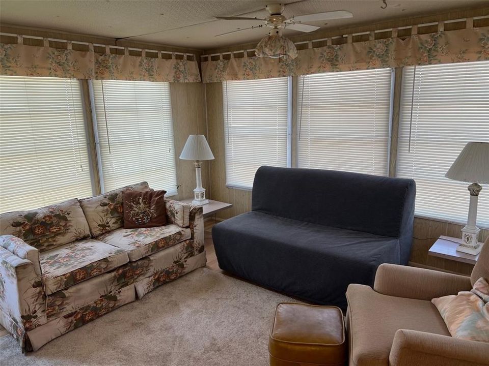 For Sale: $29,500 (1 beds, 1 baths, 420 Square Feet)