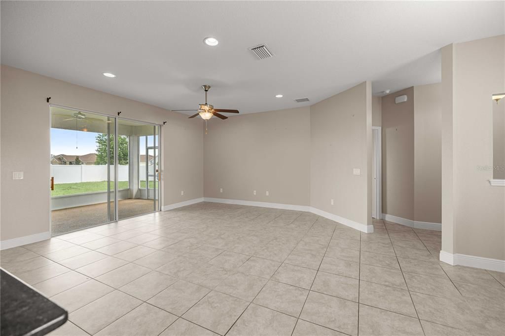 For Sale: $299,900 (4 beds, 2 baths, 1865 Square Feet)