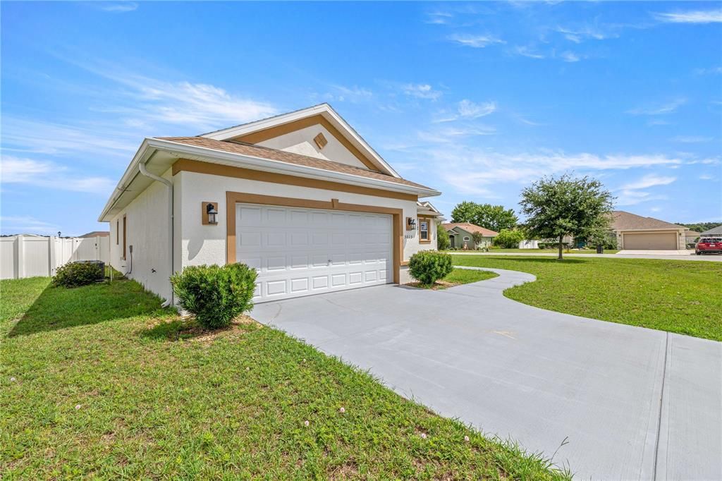 For Sale: $299,900 (4 beds, 2 baths, 1865 Square Feet)