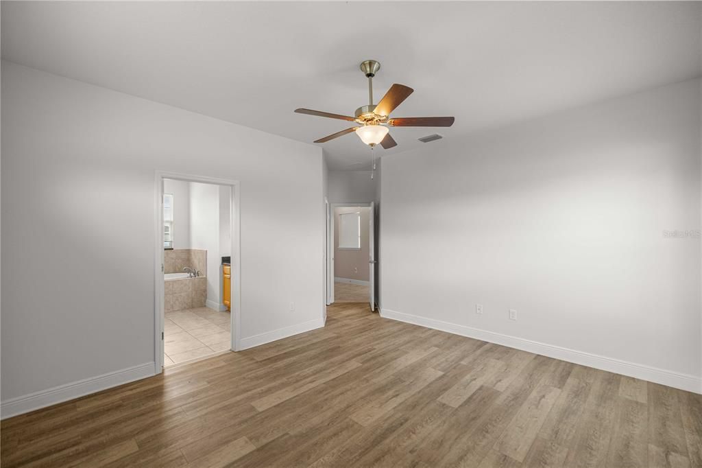 For Sale: $299,900 (4 beds, 2 baths, 1865 Square Feet)