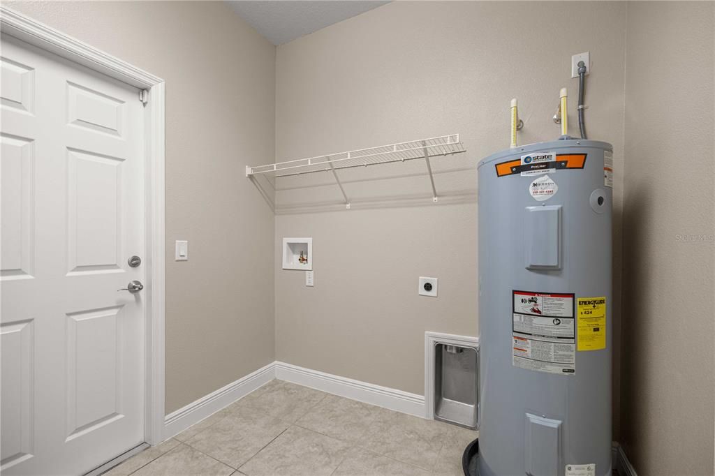 For Sale: $299,900 (4 beds, 2 baths, 1865 Square Feet)