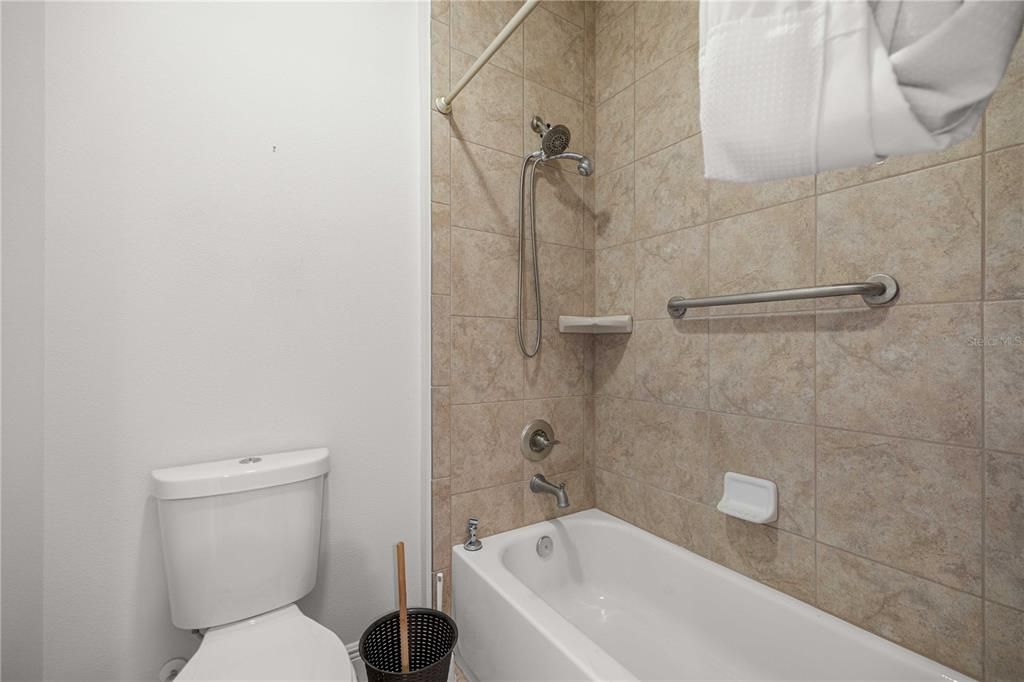 For Sale: $299,900 (4 beds, 2 baths, 1865 Square Feet)