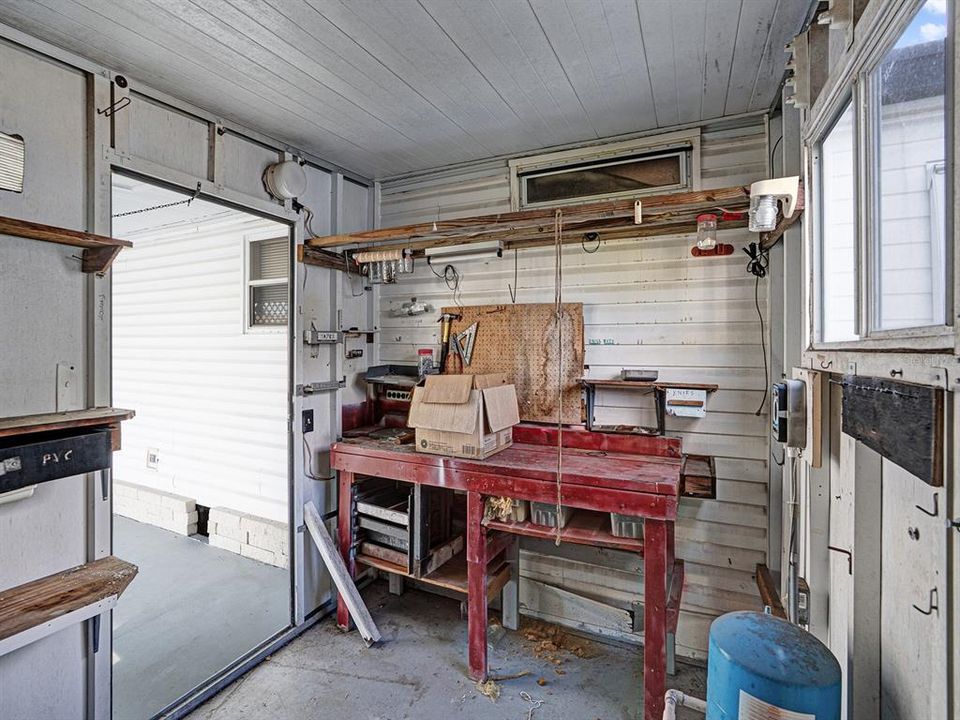 For Sale: $90,000 (2 beds, 2 baths, 960 Square Feet)