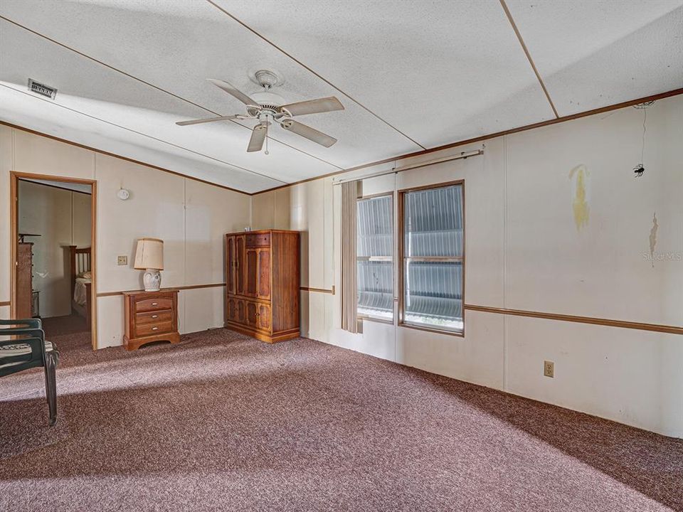For Sale: $90,000 (2 beds, 2 baths, 960 Square Feet)