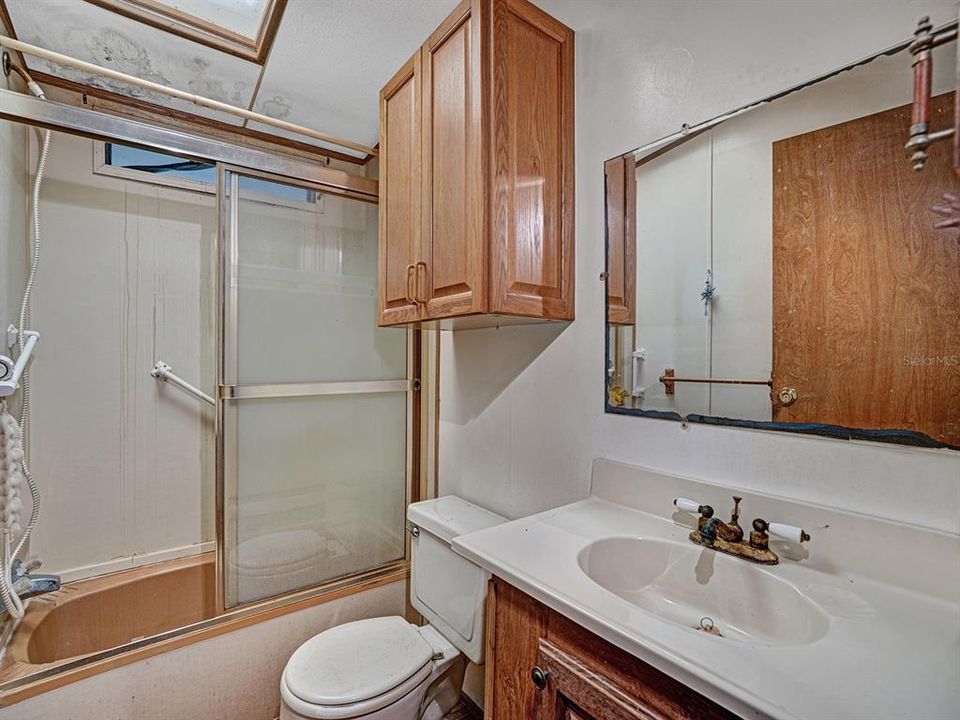 For Sale: $90,000 (2 beds, 2 baths, 960 Square Feet)