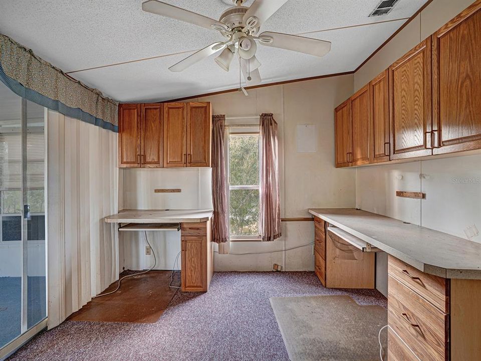 For Sale: $90,000 (2 beds, 2 baths, 960 Square Feet)
