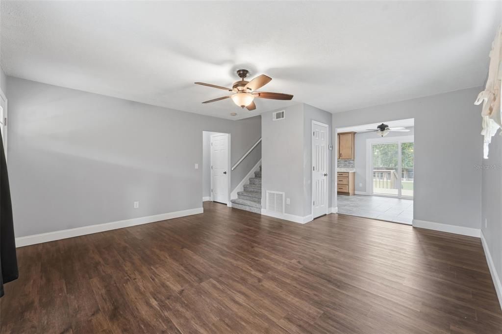 For Sale: $385,000 (3 beds, 2 baths, 1492 Square Feet)