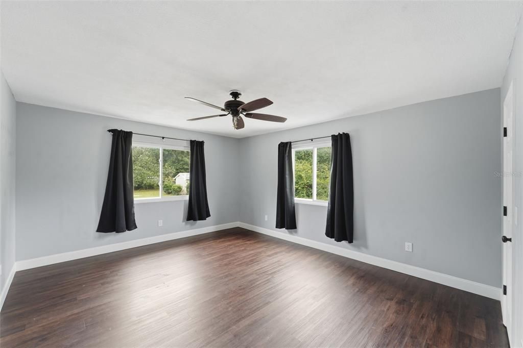 For Sale: $385,000 (3 beds, 2 baths, 1492 Square Feet)