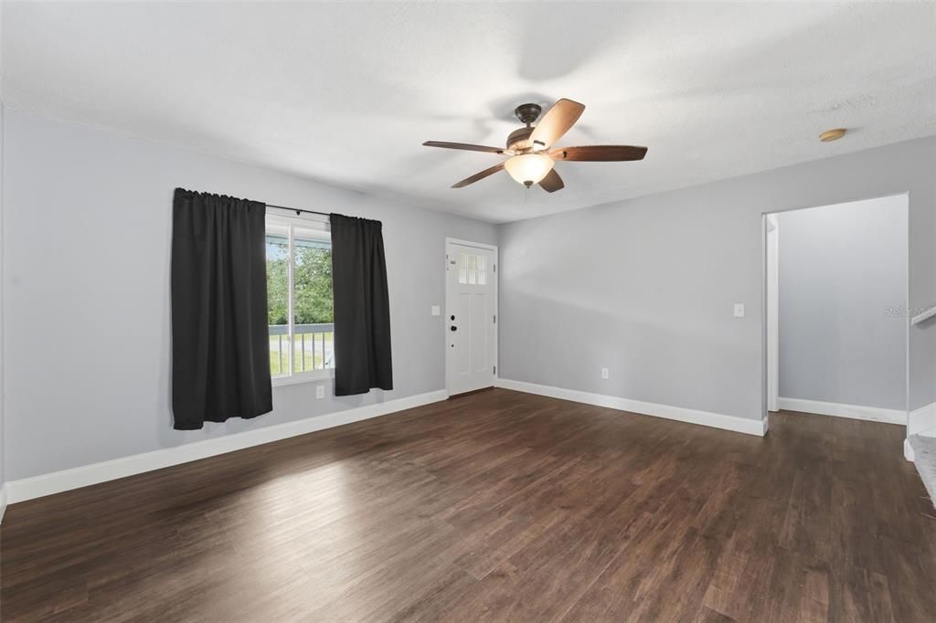 For Sale: $385,000 (3 beds, 2 baths, 1492 Square Feet)