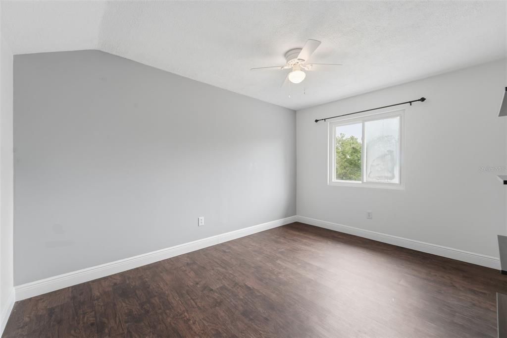 For Sale: $385,000 (3 beds, 2 baths, 1492 Square Feet)