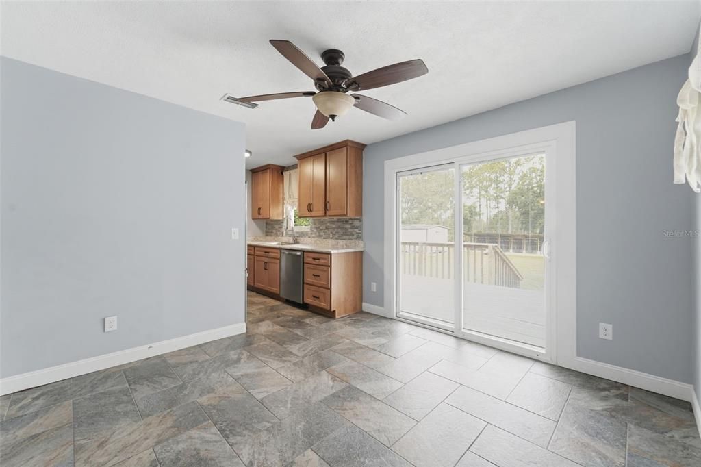 For Sale: $385,000 (3 beds, 2 baths, 1492 Square Feet)