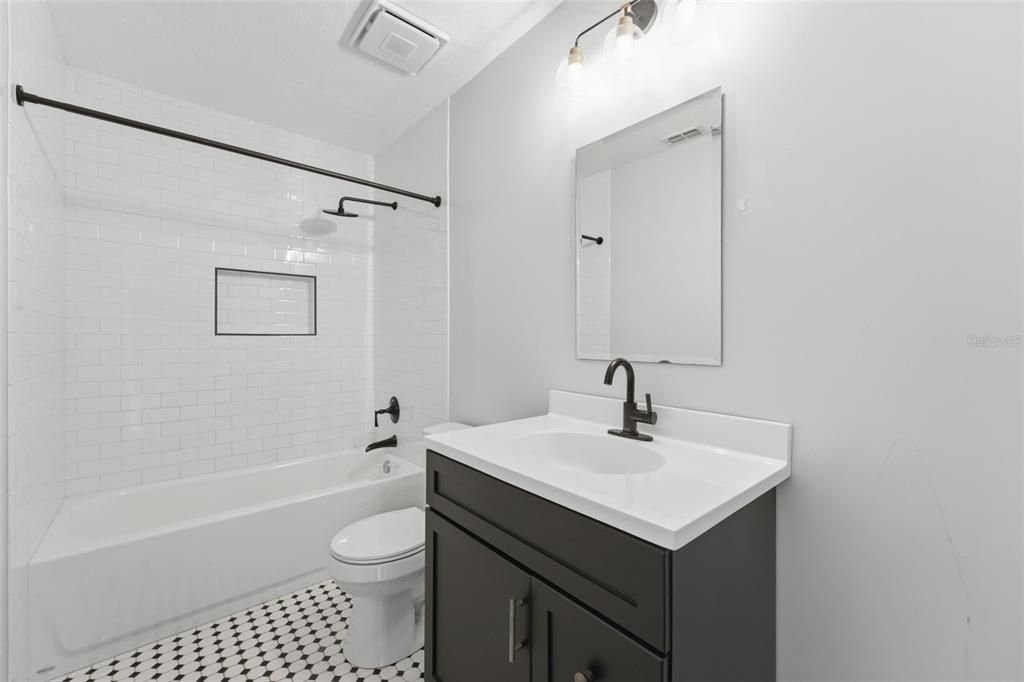 For Sale: $385,000 (3 beds, 2 baths, 1492 Square Feet)