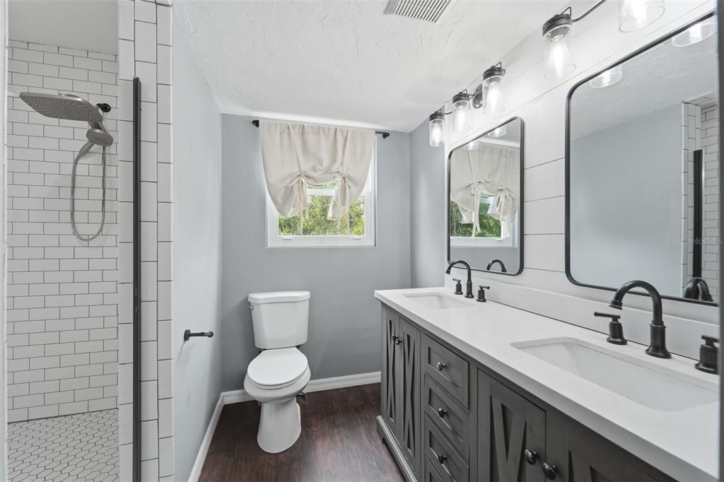 For Sale: $385,000 (3 beds, 2 baths, 1492 Square Feet)