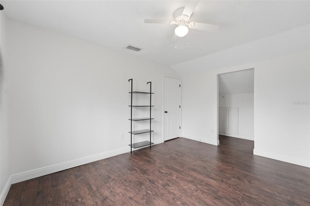 For Sale: $385,000 (3 beds, 2 baths, 1492 Square Feet)