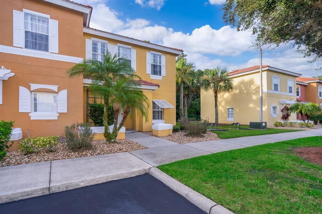 For Sale: $259,900 (3 beds, 2 baths, 1277 Square Feet)