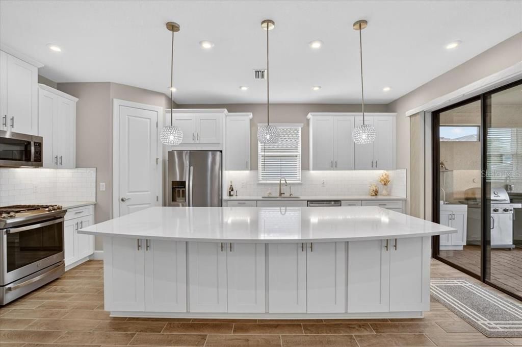 For Sale: $624,900 (3 beds, 3 baths, 2256 Square Feet)