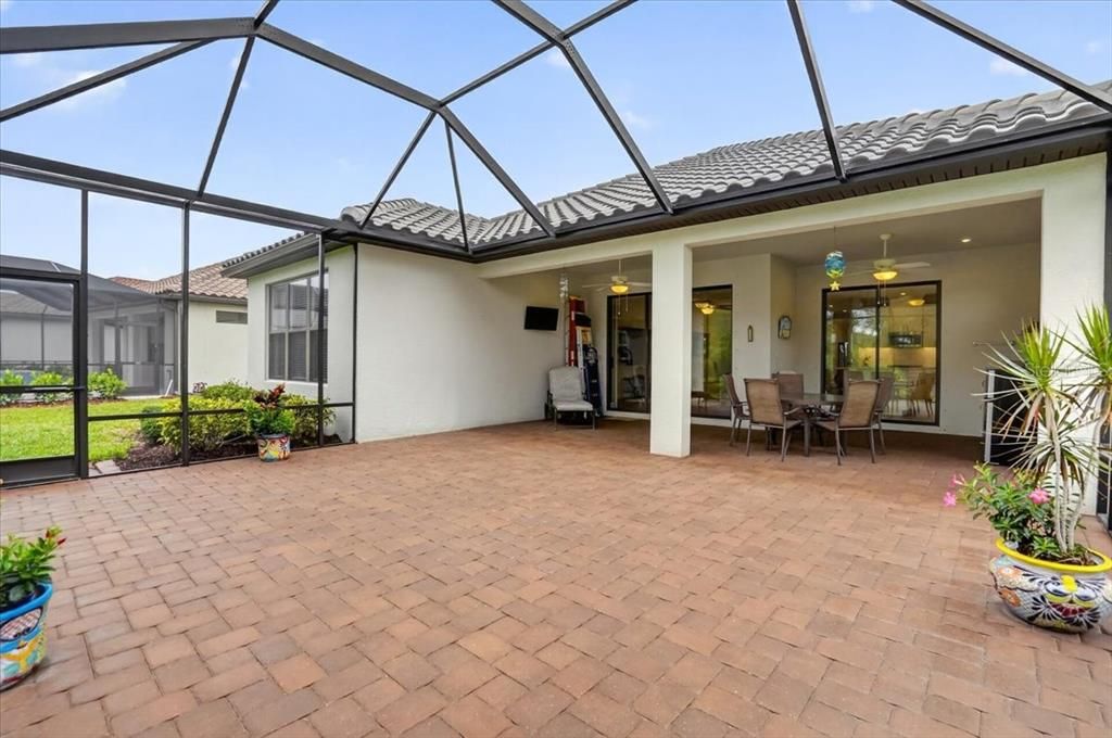 For Sale: $624,900 (3 beds, 3 baths, 2256 Square Feet)