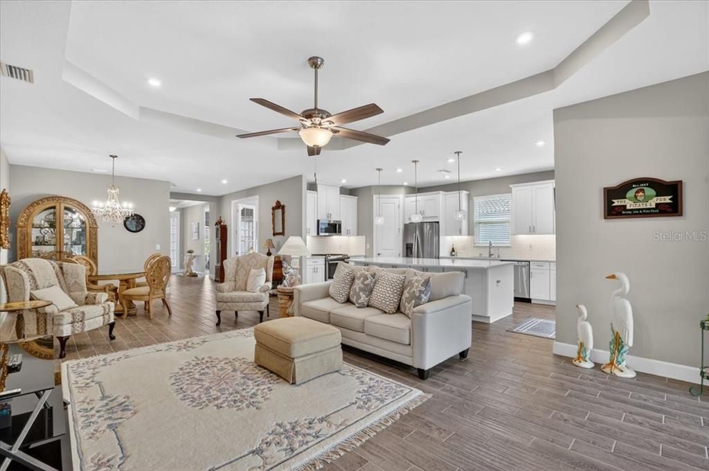 For Sale: $624,900 (3 beds, 3 baths, 2256 Square Feet)