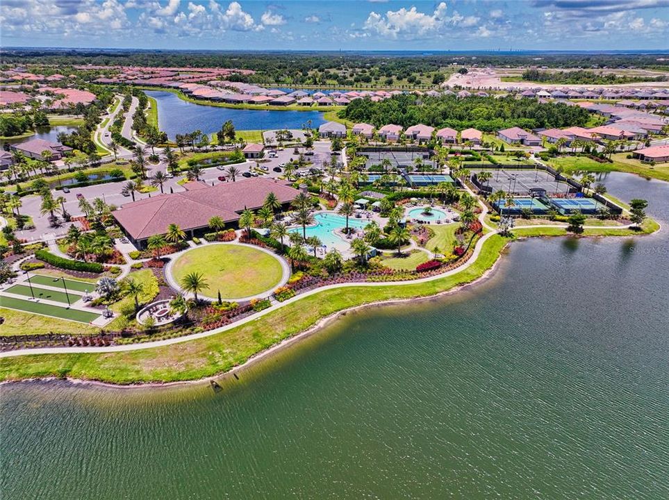 For Sale: $624,900 (3 beds, 3 baths, 2256 Square Feet)