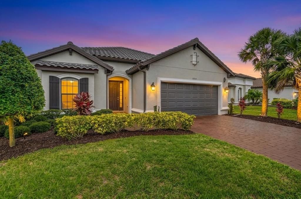 For Sale: $624,900 (3 beds, 3 baths, 2256 Square Feet)