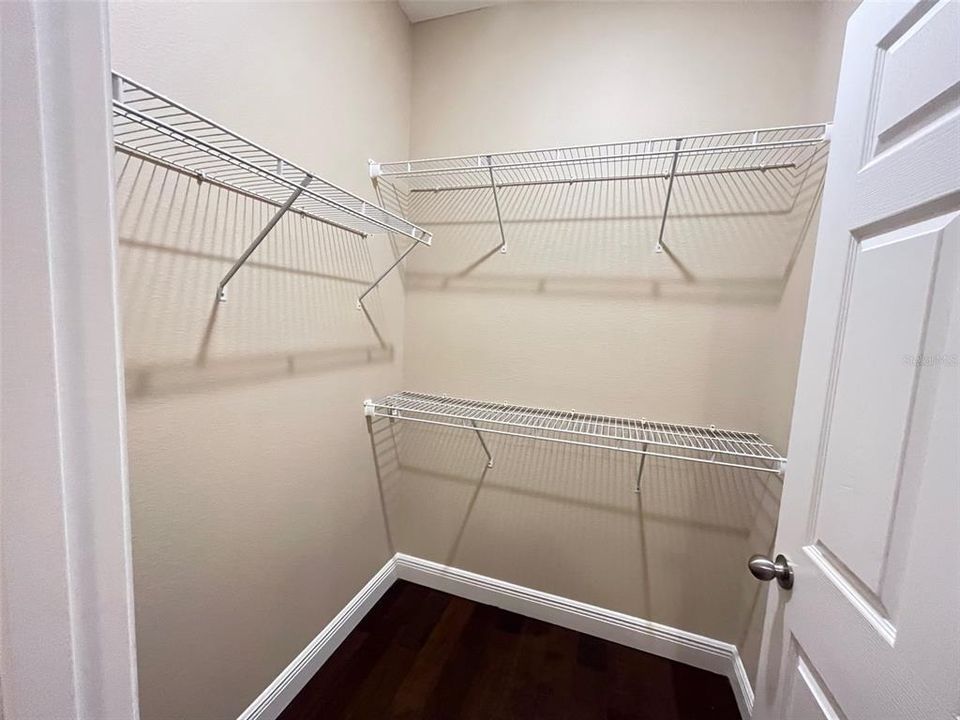 В аренду: $4,000 (7 спален, 5 ванн, 4657 Квадратных фут)