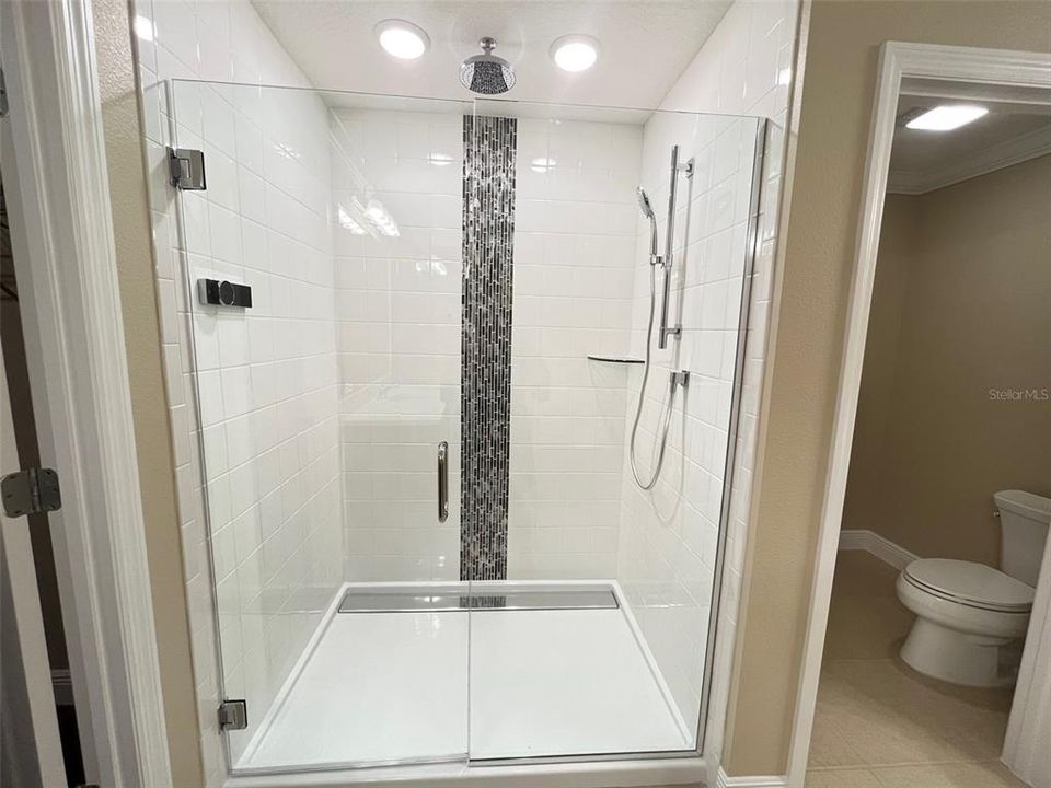 В аренду: $4,000 (7 спален, 5 ванн, 4657 Квадратных фут)