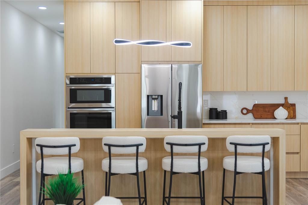 En Venta: $649,800 (3 camas, 2 baños, 1724 Pies cuadrados)