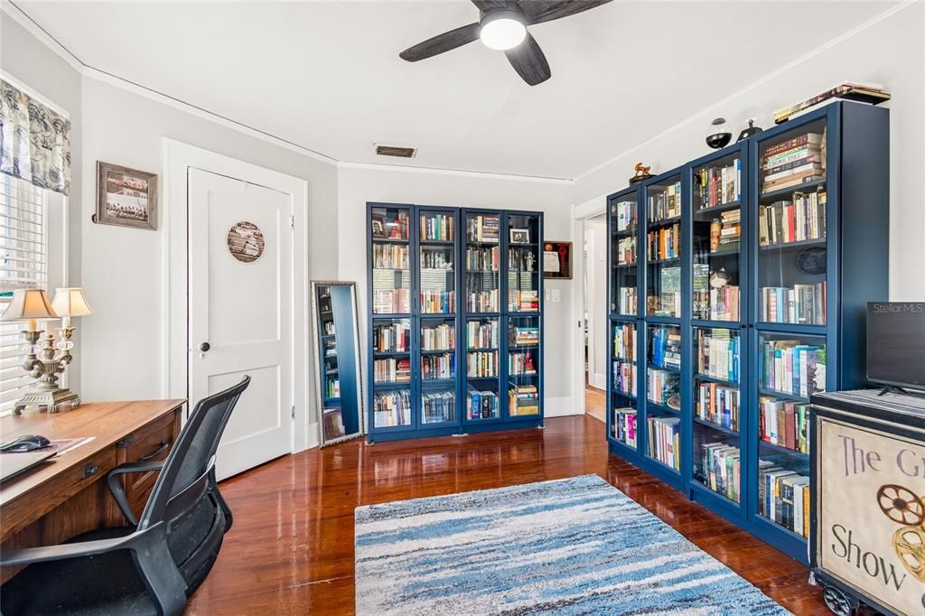 For Sale: $799,990 (4 beds, 1 baths, 1999 Square Feet)