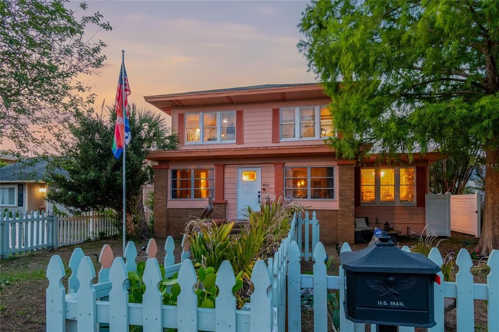 For Sale: $799,990 (4 beds, 1 baths, 1999 Square Feet)