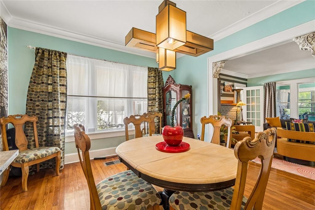 For Sale: $799,990 (4 beds, 1 baths, 1999 Square Feet)