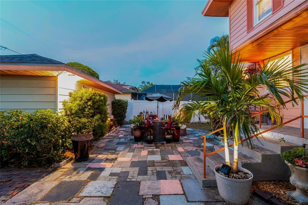 For Sale: $799,990 (4 beds, 1 baths, 1999 Square Feet)