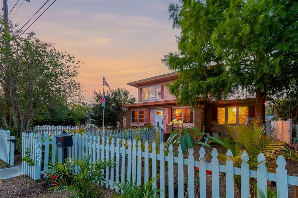 For Sale: $799,990 (4 beds, 1 baths, 1999 Square Feet)