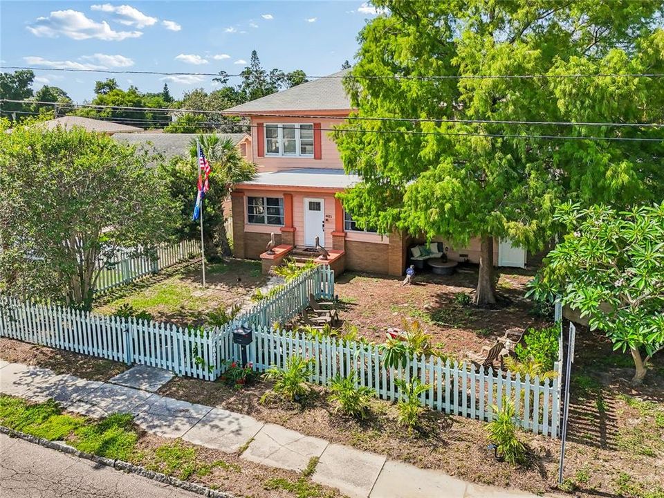 For Sale: $799,990 (4 beds, 1 baths, 1999 Square Feet)