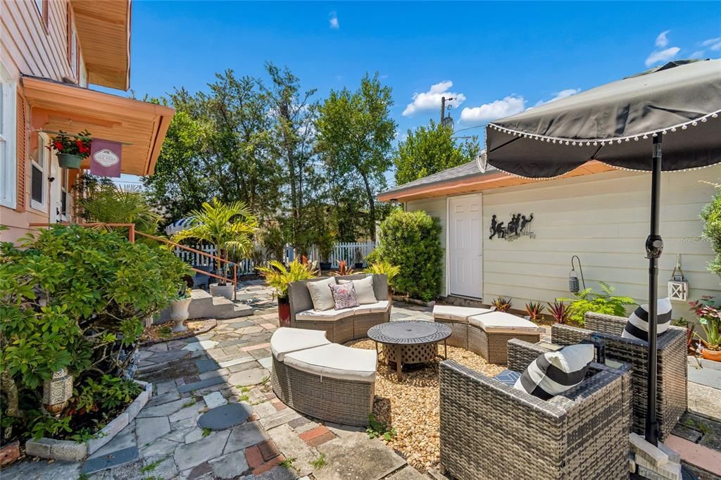 For Sale: $799,990 (4 beds, 1 baths, 1999 Square Feet)
