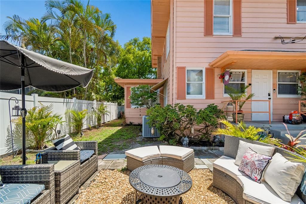 For Sale: $799,990 (4 beds, 1 baths, 1999 Square Feet)
