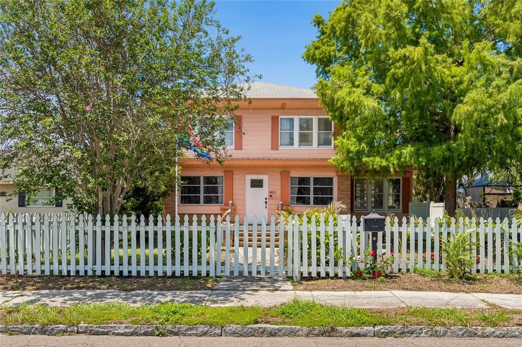 For Sale: $799,990 (4 beds, 1 baths, 1999 Square Feet)