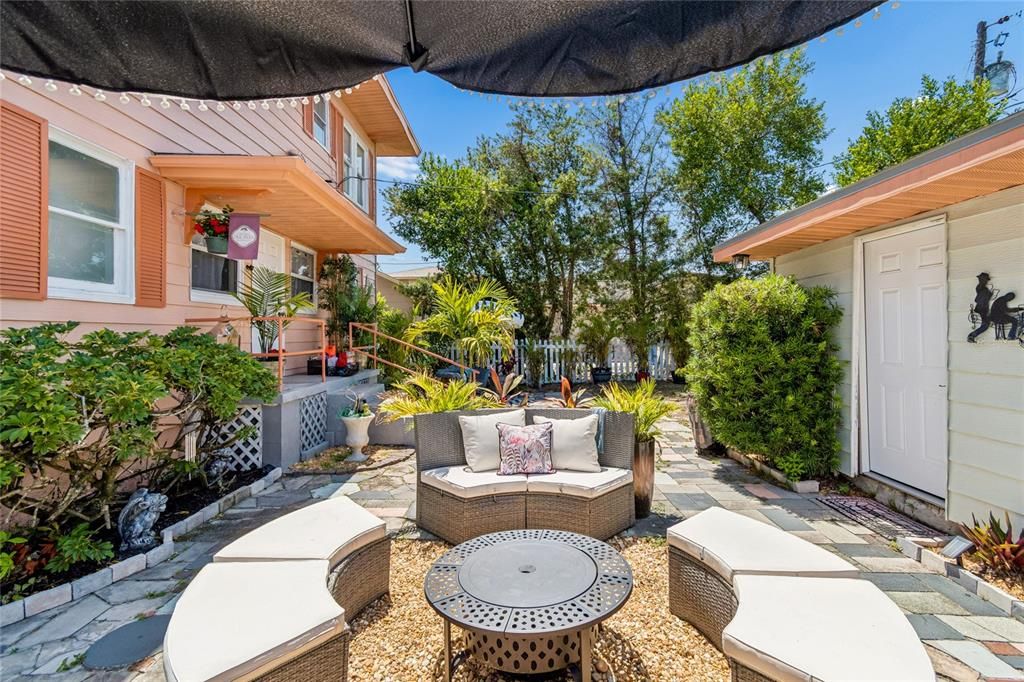 For Sale: $799,990 (4 beds, 1 baths, 1999 Square Feet)