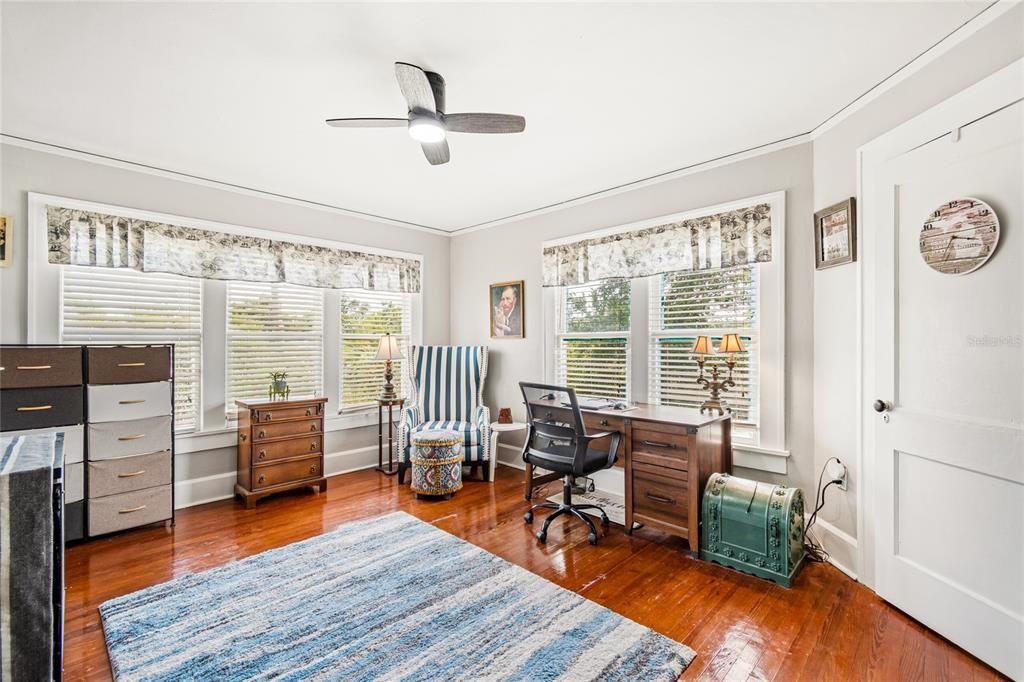 For Sale: $799,990 (4 beds, 1 baths, 1999 Square Feet)