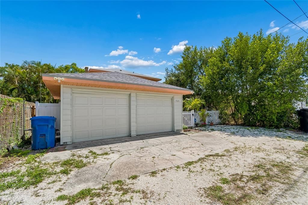For Sale: $799,990 (4 beds, 1 baths, 1999 Square Feet)