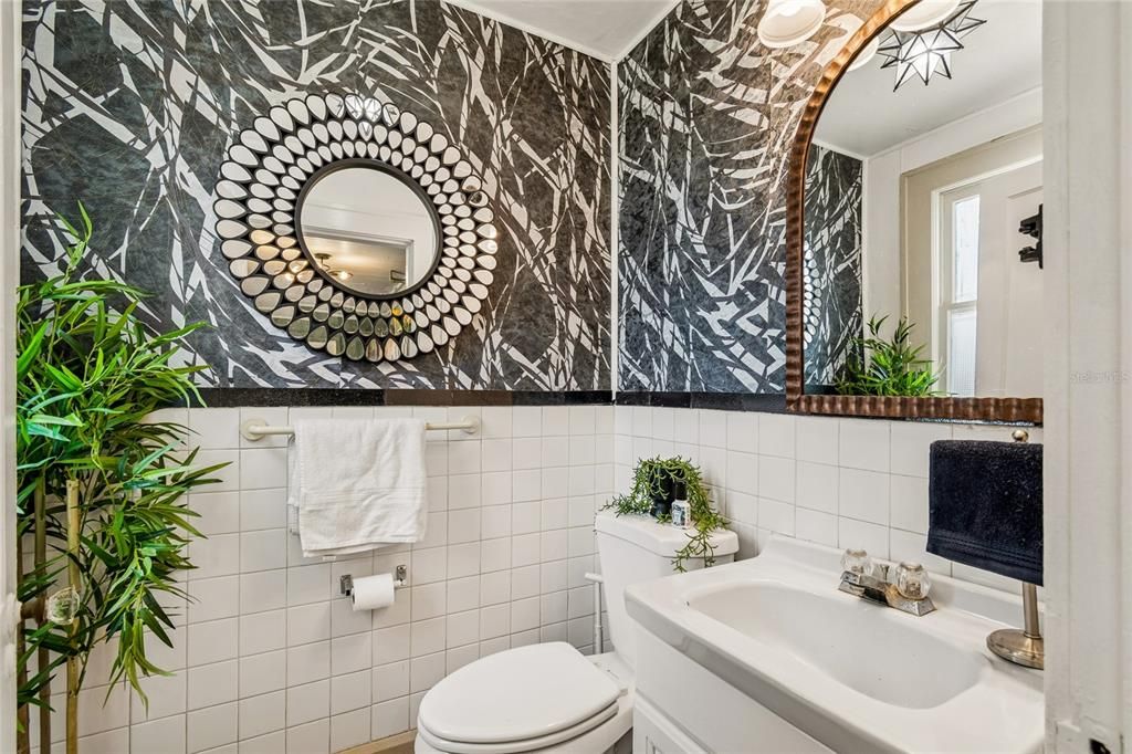 For Sale: $799,990 (4 beds, 1 baths, 1999 Square Feet)