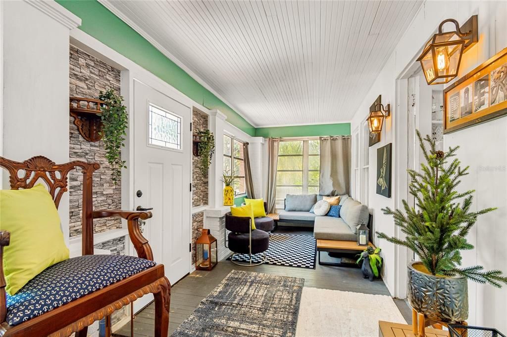 For Sale: $799,990 (4 beds, 1 baths, 1999 Square Feet)