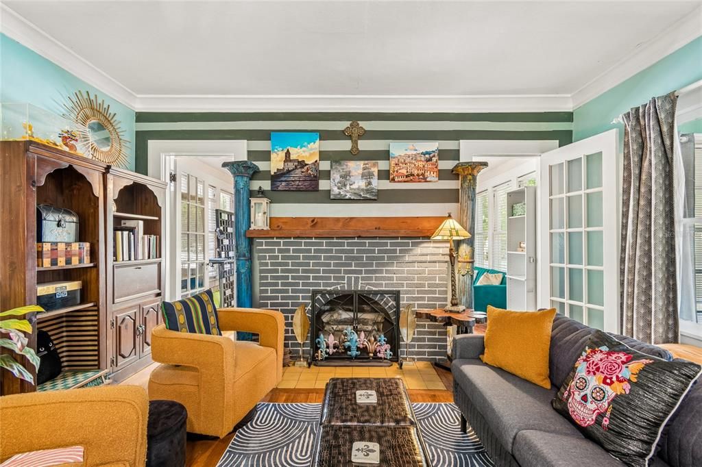 For Sale: $799,990 (4 beds, 1 baths, 1999 Square Feet)