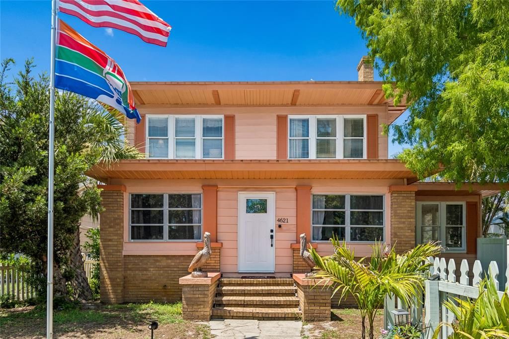 For Sale: $799,990 (4 beds, 1 baths, 1999 Square Feet)